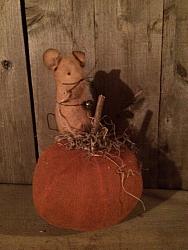 F-188 Wee mouse on pumpkin   