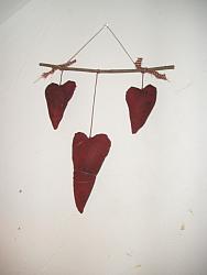 M-368 Three hanging hearts