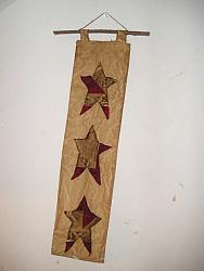 M-133   Muslin bag with 3 red quilt stars