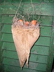 R-17 Hanging Bag w/ carrots   